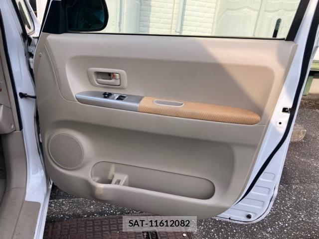 Toyota PORTE 2004-12 8284822-9