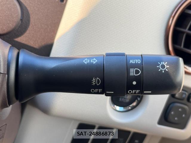 Toyota PORTE 2016-03 8285044-6