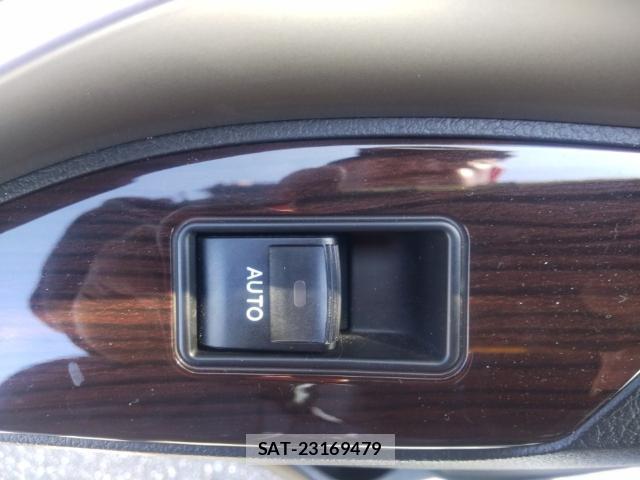 Toyota PREMIO 2019-07 8277144-12