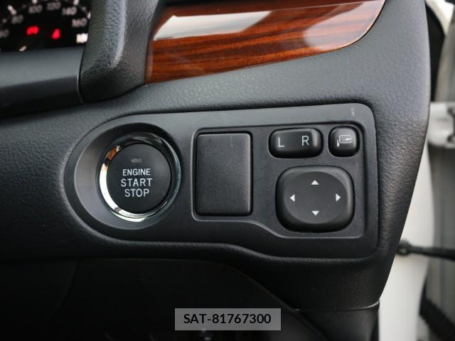 Toyota PREMIO 2017-03 8277591-16