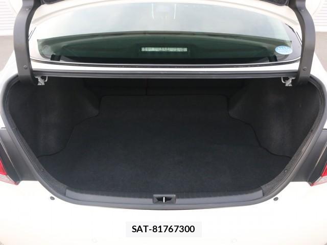 Toyota PREMIO 2017-03 8277591-18