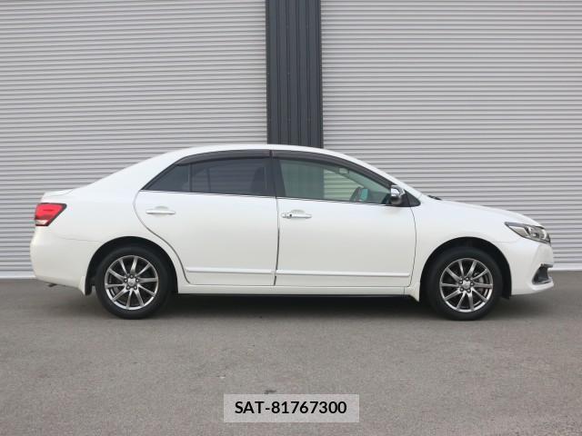 Toyota PREMIO 2017-03 8277591-3