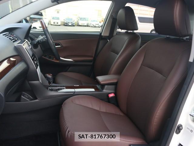 Toyota PREMIO 2017-03 8277591-5
