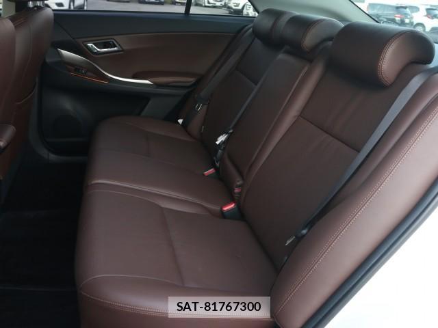 Toyota PREMIO 2017-03 8277591-6