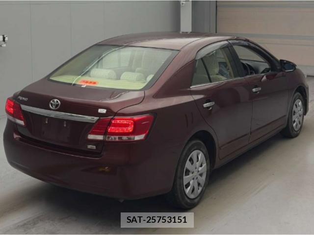 Toyota PREMIO 2020-04 8278352-4