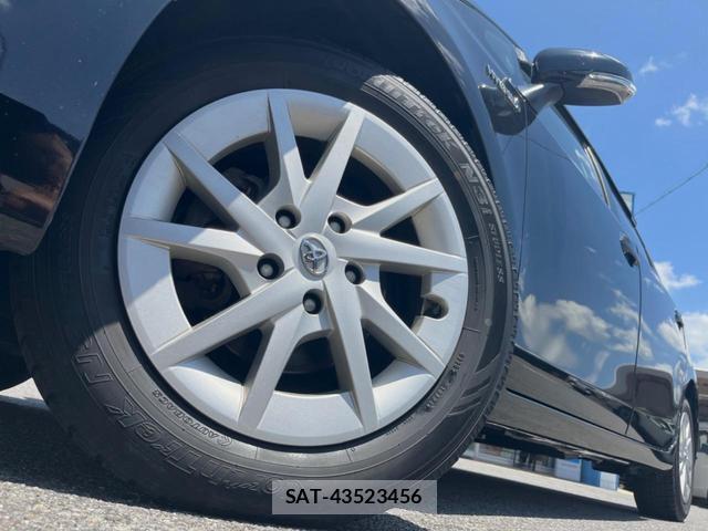 Toyota PRIUS ALPHA 2012-11 8276826-13