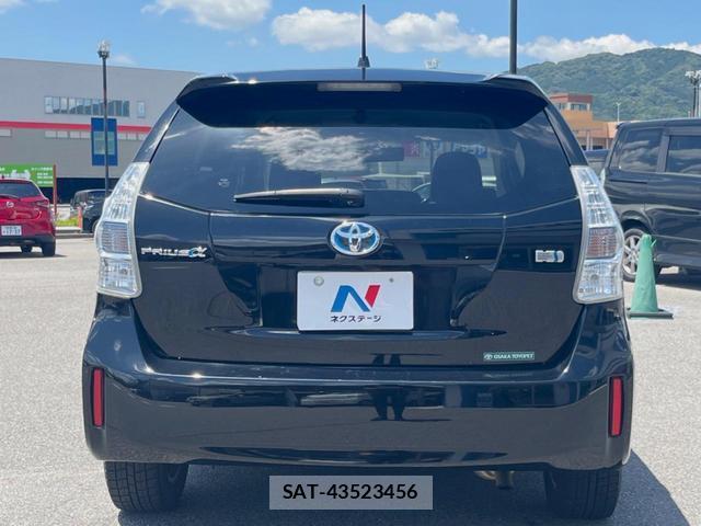 Toyota PRIUS ALPHA 2012-11 8276826-15