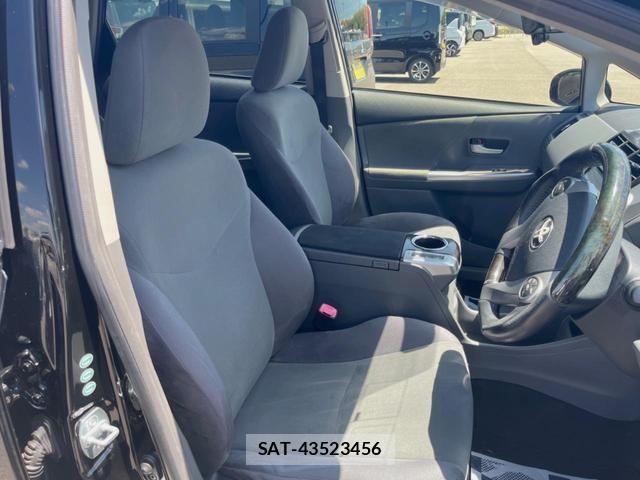 Toyota PRIUS ALPHA 2012-11 8276826-9