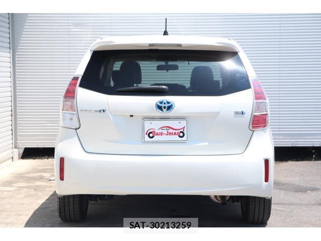 Toyota PRIUS ALPHA 2015-01 8276836-11