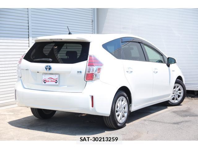 Toyota PRIUS ALPHA 2015-01 8276836-2
