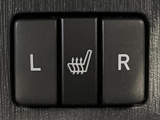Toyota PRIUS ALPHA 2018-06 8277531-6