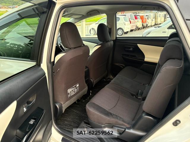 Toyota PRIUS ALPHA 2016-10 8277847-14