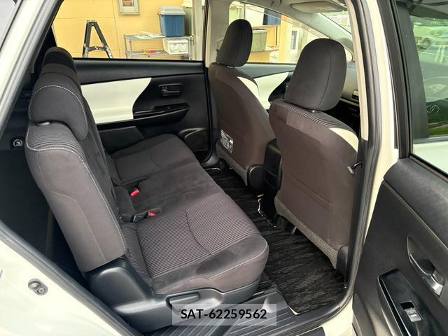 Toyota PRIUS ALPHA 2016-10 8277847-18