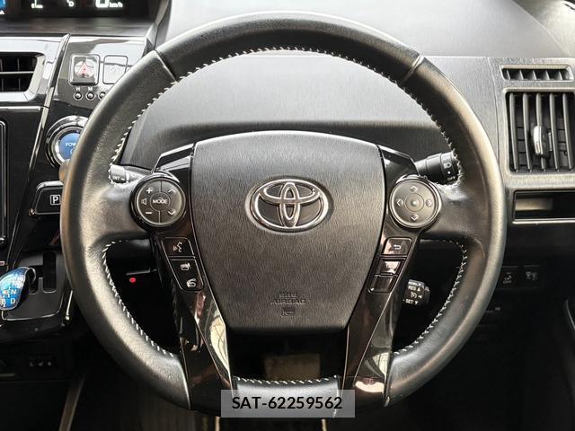 Toyota PRIUS ALPHA 2016-10 8277847-7
