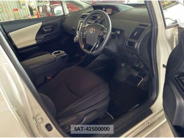 Toyota PRIUS ALPHA 2020-05 8278424-2
