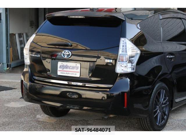 Toyota PRIUS ALPHA 2014-01 8278691-13