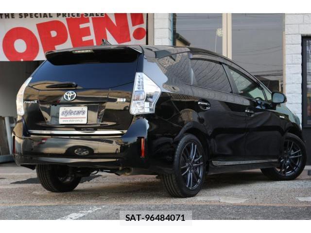 Toyota PRIUS ALPHA 2014-01 8278691-3