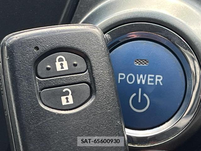 Toyota PRIUS ALPHA 2013-12 8279576-6