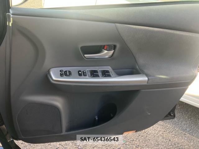 Toyota PRIUS ALPHA 2012-05 8279629-10