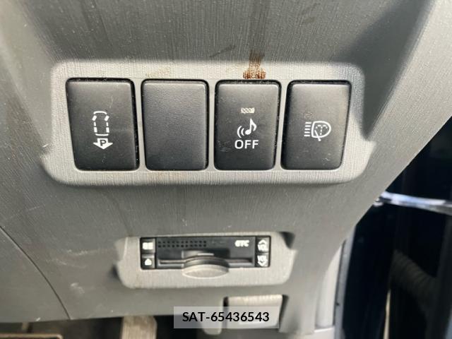 Toyota PRIUS ALPHA 2012-05 8279629-11