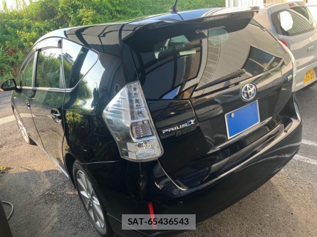 Toyota PRIUS ALPHA 2012-05 8279629-13