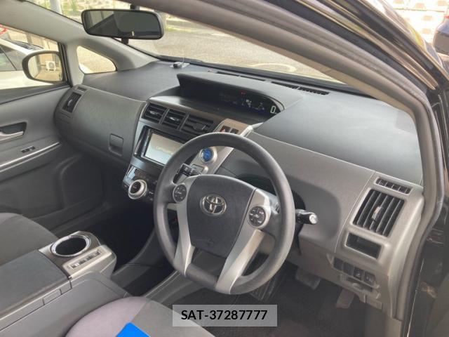 Toyota PRIUS ALPHA 2012-03 8279648-10