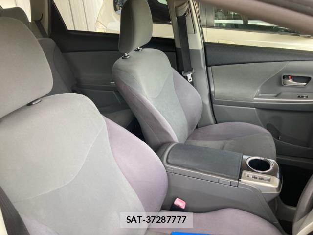 Toyota PRIUS ALPHA 2012-03 8279648-11