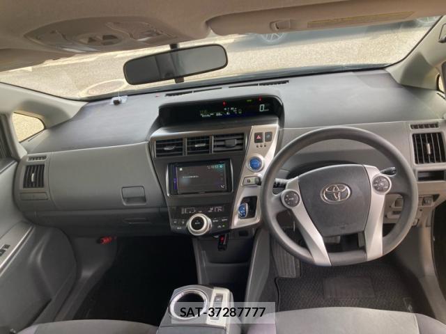Toyota PRIUS ALPHA 2012-03 8279648-15