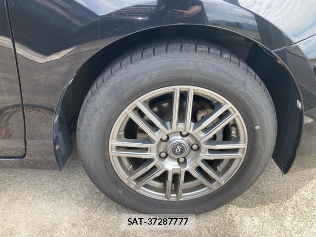 Toyota PRIUS ALPHA 2012-03 8279648-6