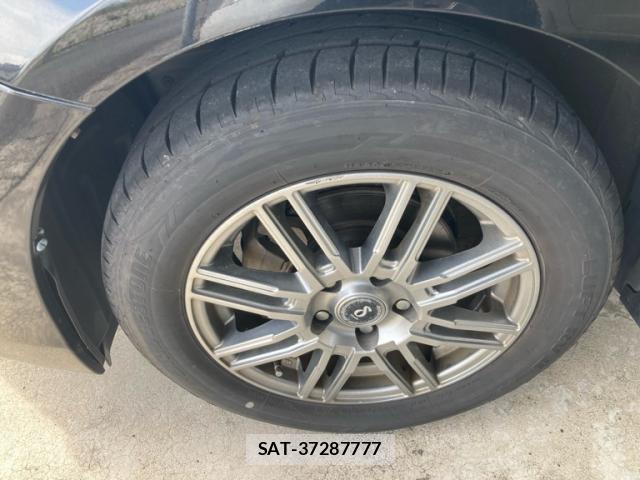 Toyota PRIUS ALPHA 2012-03 8279648-9