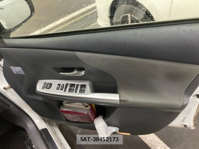 Toyota PRIUS ALPHA 2013-08 8279703-10