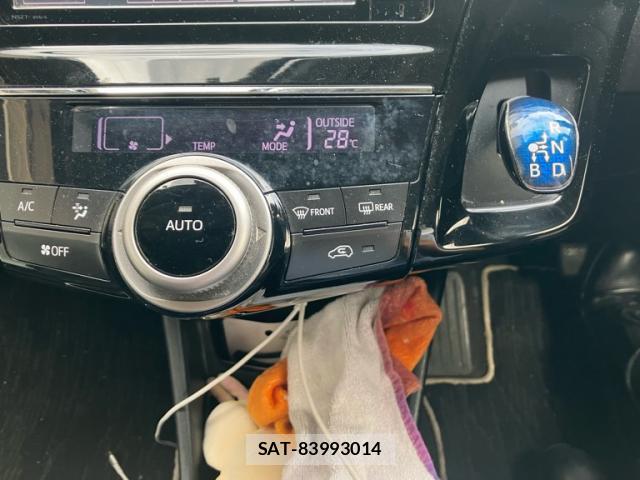 Toyota PRIUS ALPHA 2016-06 8279851-19