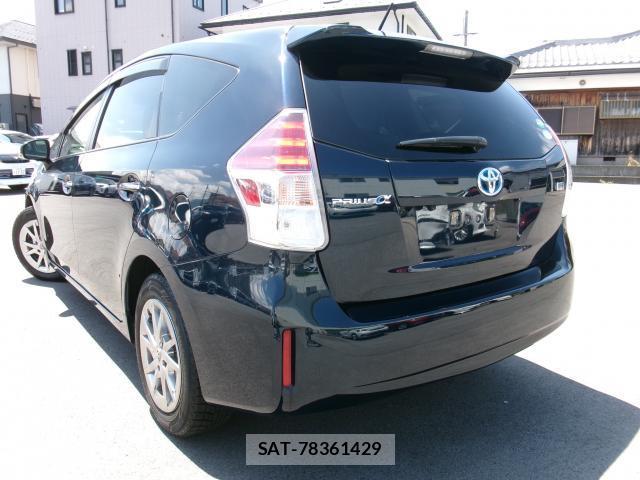 Toyota PRIUS ALPHA 2016-11 8279953-1