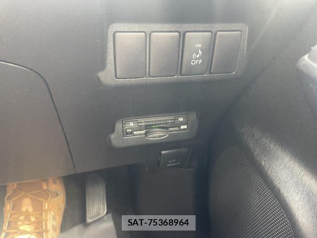 Toyota PRIUS ALPHA 2015-11 8280325-14