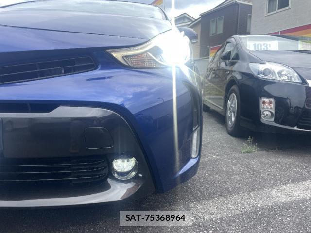 Toyota PRIUS ALPHA 2015-11 8280325-18