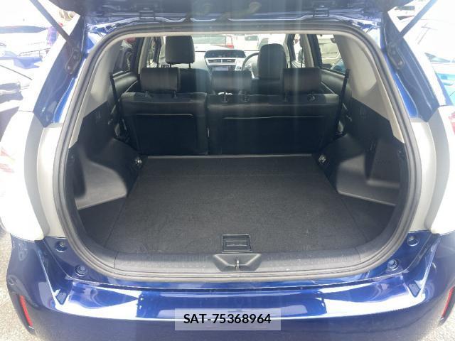 Toyota PRIUS ALPHA 2015-11 8280325-6