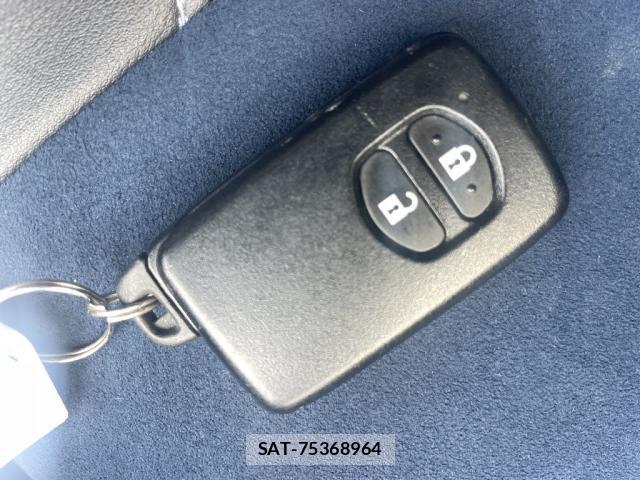 Toyota PRIUS ALPHA 2015-11 8280325-8