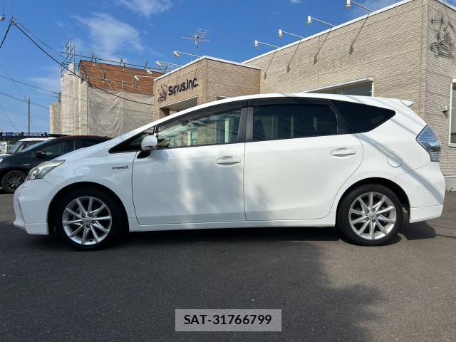 Toyota PRIUS ALPHA 2013-12 8280436-10