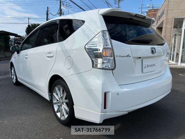 Toyota PRIUS ALPHA 2013-12 8280436-14