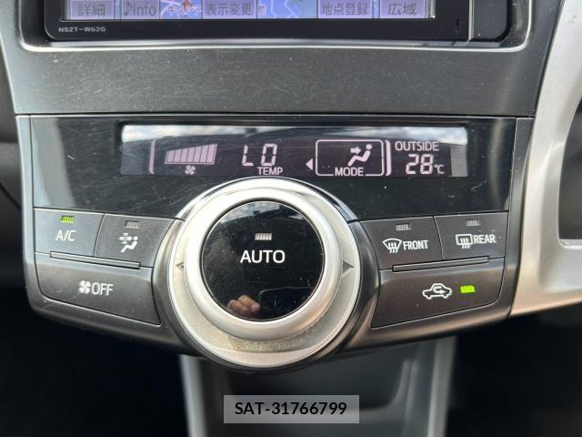 Toyota PRIUS ALPHA 2013-12 8280436-15