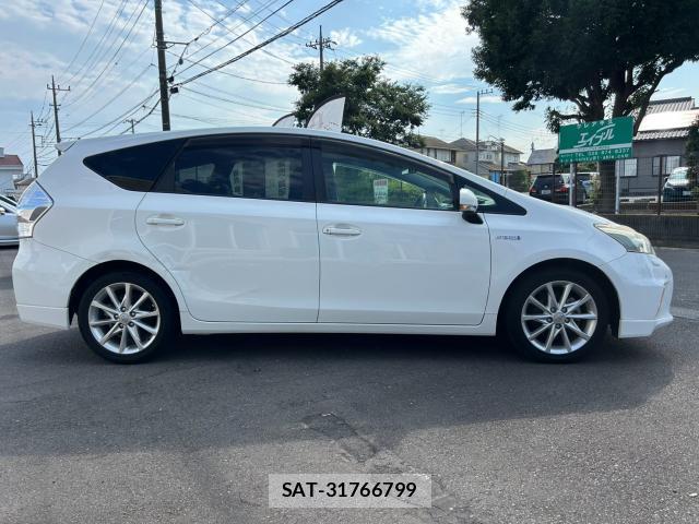 Toyota PRIUS ALPHA 2013-12 8280436-3