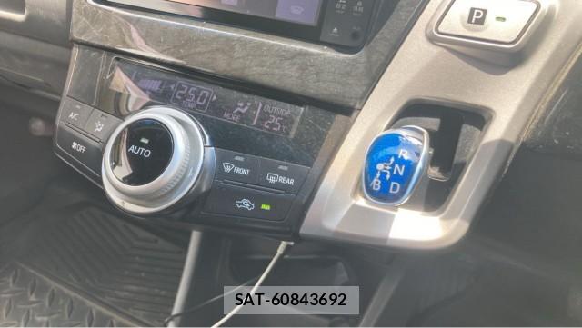 Toyota PRIUS ALPHA 2012-03 8280746-14