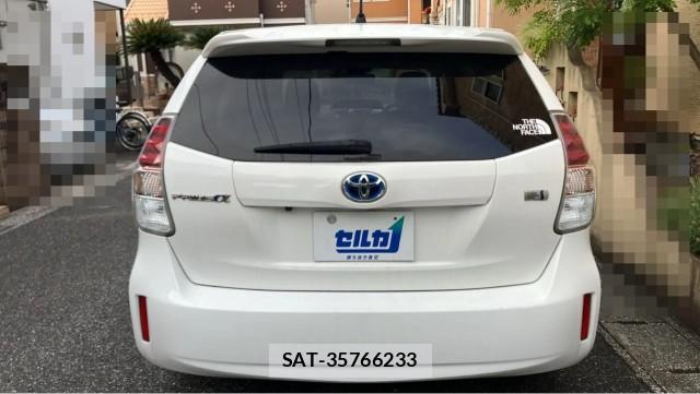 Toyota PRIUS ALPHA 2016-10 8281326-1