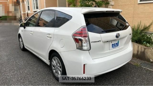 Toyota PRIUS ALPHA 2016-10 8281326-12