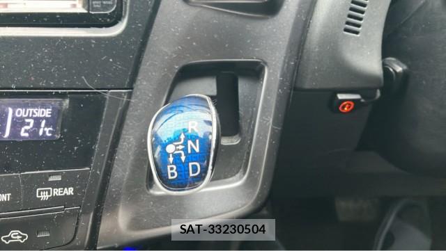 Toyota PRIUS ALPHA 2014-01 8281466-14