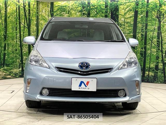 Toyota PRIUS ALPHA 2011-11 8281768-11