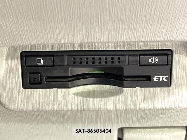 Toyota PRIUS ALPHA 2011-11 8281768-4
