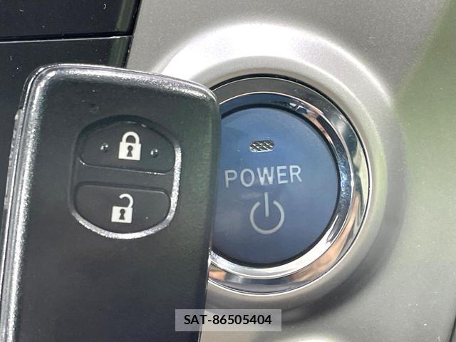 Toyota PRIUS ALPHA 2011-11 8281768-5