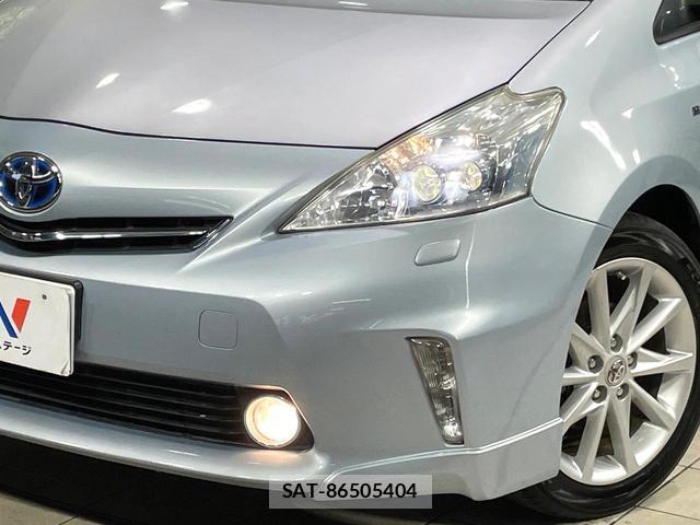 Toyota PRIUS ALPHA 2011-11 8281768-9