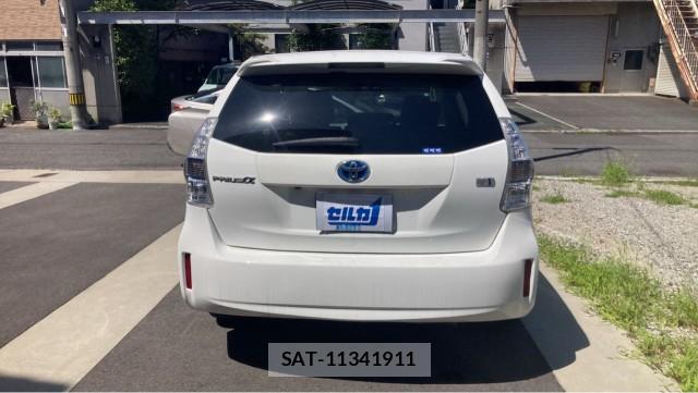 Toyota PRIUS ALPHA 2011-11 8281788-1